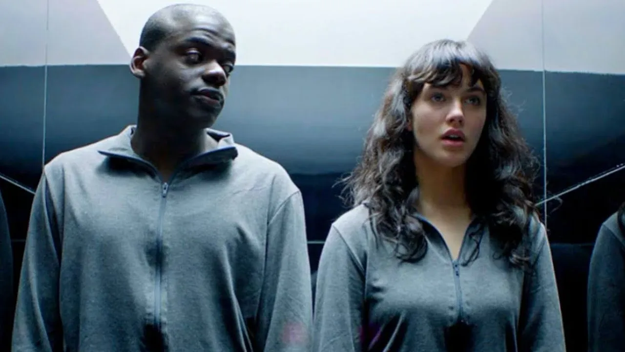 Чёрное зеркало.webp